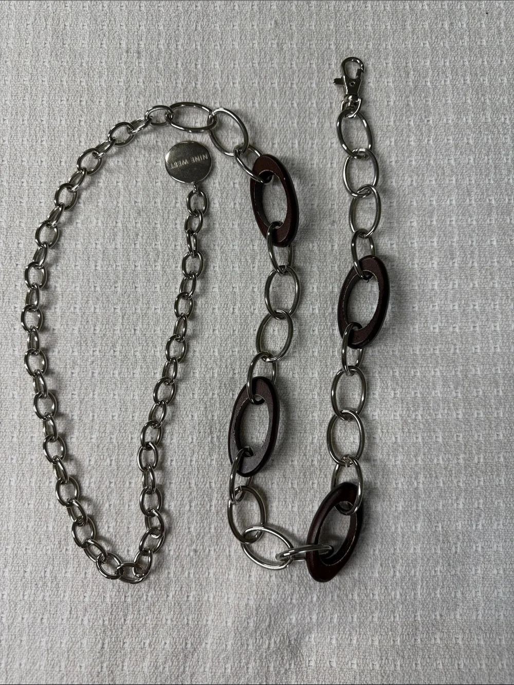 Nine west silver/ chrome and wood links chain belt fully adjustable